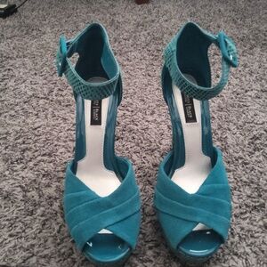 Blue White House Black Market high heels, size 7.5